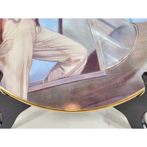 John Wayne Flying Tigers Wall Decor Plate 1993 Porcelain 9 1/4 Gold Trim USA Vtg - Picture 8 of 12